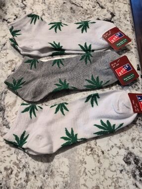 Men's Ankle Socks - White & Gray with Green Leaf Pattern (3-Pack)